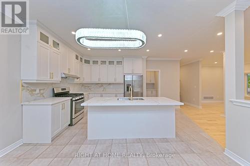 6843 Campbell Settler Court, Mississauga, ON - Indoor Photo Showing Kitchen With Double Sink