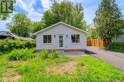 321 TAMPA DRIVE Georgina, ON L4P 3A3