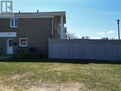 270 TOWN HOUSE CRESCENT Brampton, ON L6W 3C7