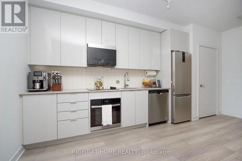 2920 Highway 7, Vaughan, ON - Indoor Photo Showing Kitchen