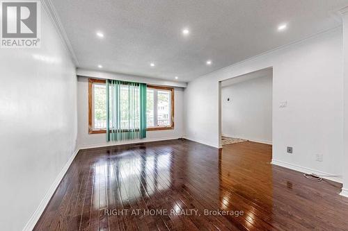 9 CHALET (UPPER) ROAD , Toronto, Ontario M2J 3V4 5