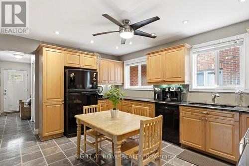 33 Benson Avenue, Mississauga, ON - Indoor Photo Showing Kitchen