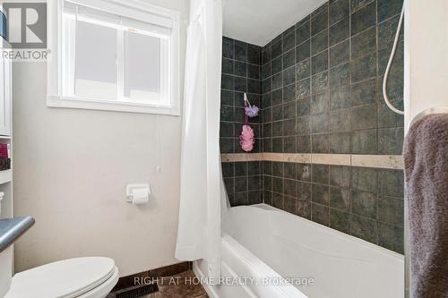 33 Benson Avenue, Mississauga, ON - Indoor Photo Showing Bathroom