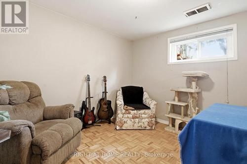 33 Benson Avenue, Mississauga, ON - Indoor Photo Showing Bedroom