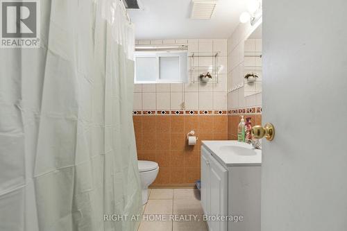 33 Benson Avenue, Mississauga, ON - Indoor Photo Showing Bathroom