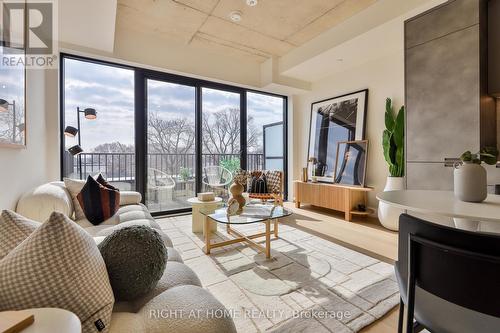 205 - 761 QUEEN STREET E , Toronto, Ontario M4M 1H3 2