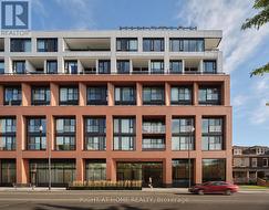 607 - 2720 DUNDAS STREET W Toronto, ON M6P 1Y2
