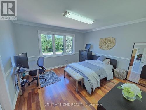 2428 Old Carriage Road, Mississauga, ON - Indoor Photo Showing Bedroom