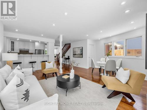 20 Kildonan Drive, Toronto, ON - Indoor Photo Showing Living Room
