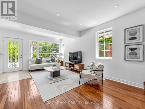 20 Kildonan Drive, Toronto, ON - Indoor Photo Showing Living Room