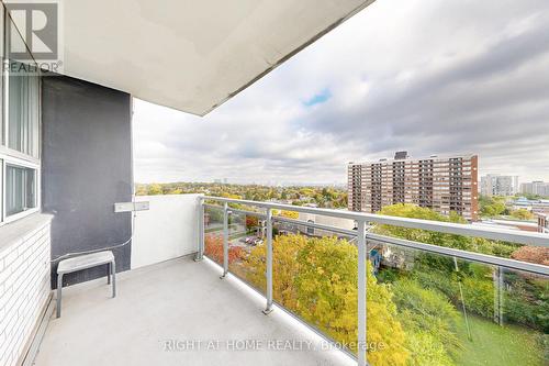 907 - 151 LAROSE AVENUE E  Toronto, ON M9P 1B3