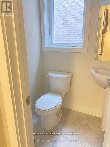 1284 Muller Lane, Oakville, ON - Indoor Photo Showing Bathroom