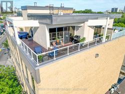 504 - 1 ST JOHNS ROAD Toronto, ON M6P 1T7