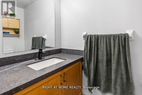 275 Tagge Crescent, Kitchener, ON - Indoor Photo Showing Bathroom