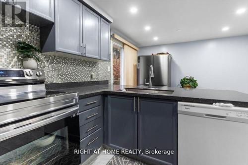 275 Tagge Crescent, Kitchener, ON - Indoor Photo Showing Kitchen