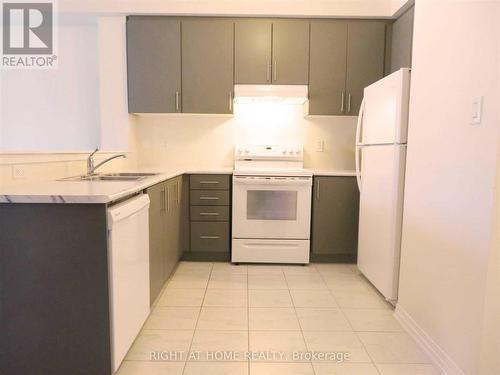 37 Bedford Estates Crescent, Barrie, ON - Indoor Photo Showing Kitchen With Double Sink