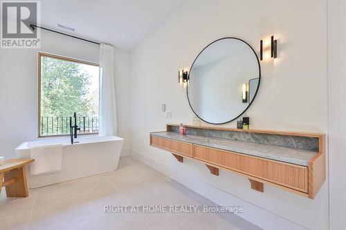 920 Calder Road, Mississauga, ON - Indoor