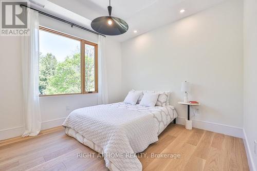 920 Calder Road, Mississauga, ON - Indoor Photo Showing Bedroom