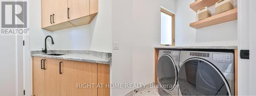 920 Calder Road, Mississauga, ON - Indoor Photo Showing Laundry Room