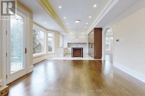 10 Jocelyn Crescent, Toronto, ON - Indoor
