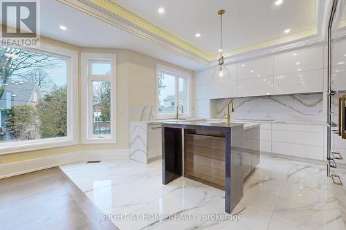 10 Jocelyn Crescent, Toronto, ON - Indoor