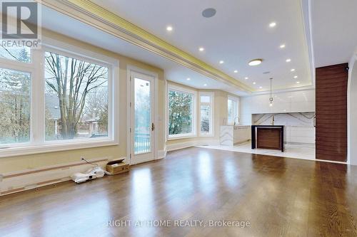 10 Jocelyn Crescent, Toronto, ON - Indoor Photo Showing Other Room