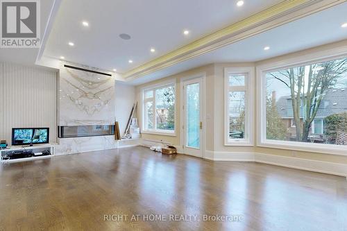 10 Jocelyn Crescent, Toronto, ON - Indoor Photo Showing Other Room