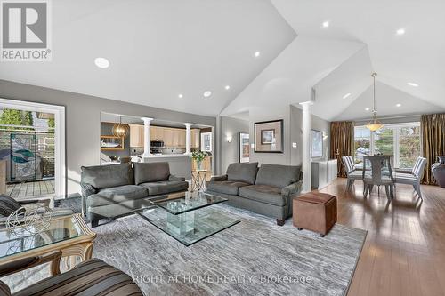 13 Alpine Way, Oro-Medonte, ON - Indoor Photo Showing Living Room
