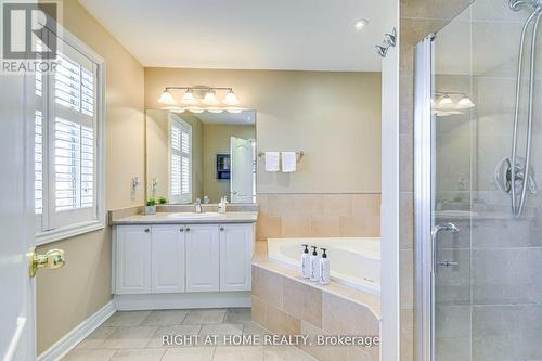 814 Brass Winds Place, Mississauga, ON - Indoor Photo Showing Bathroom