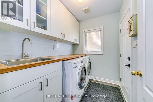 814 Brass Winds Place, Mississauga, ON - Indoor Photo Showing Laundry Room
