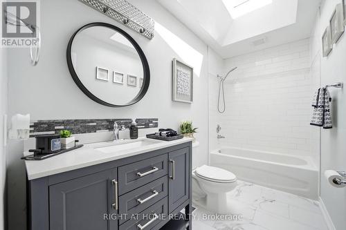 602 Willow Road, Guelph, ON - Indoor Photo Showing Bathroom