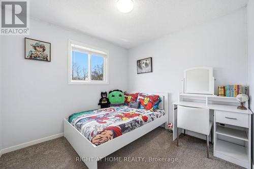 602 Willow Road, Guelph, ON - Indoor Photo Showing Bedroom