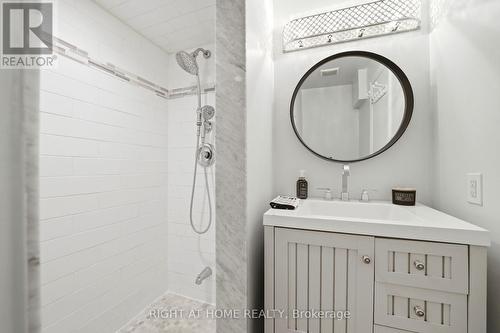 602 Willow Road, Guelph, ON - Indoor Photo Showing Bathroom