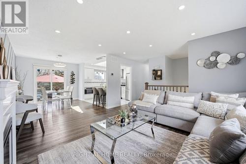 602 Willow Road, Guelph, ON - Indoor Photo Showing Living Room