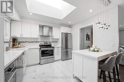 602 Willow Road, Guelph, ON - Indoor Photo Showing Kitchen With Stainless Steel Kitchen