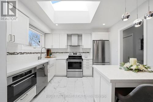 602 Willow Road, Guelph, ON - Indoor Photo Showing Kitchen With Stainless Steel Kitchen With Upgraded Kitchen