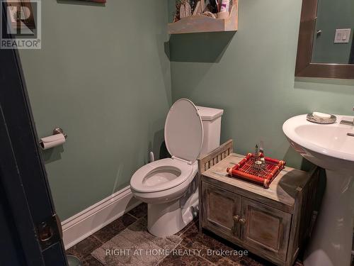 D-7 - 1663 Nash Road, Clarington, ON - Indoor Photo Showing Bathroom