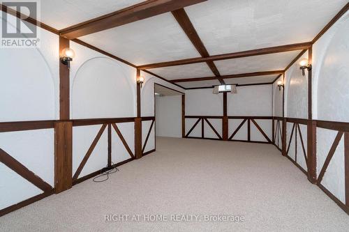 2035 Carleton Court, Burlington, ON - Indoor Photo Showing Other Room