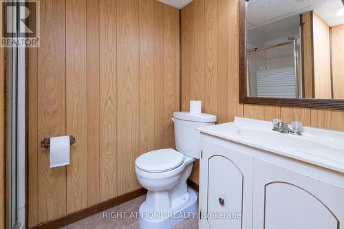 2035 Carleton Court, Burlington, ON - Indoor Photo Showing Bathroom