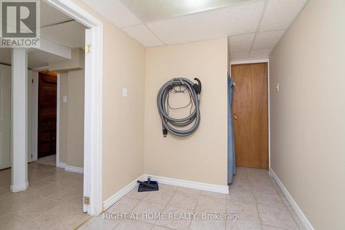 2035 Carleton Court, Burlington, ON - Indoor Photo Showing Other Room