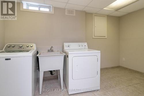 2035 Carleton Court, Burlington, ON - Indoor Photo Showing Laundry Room