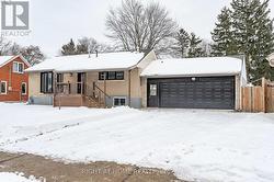 18 RIDGEWOOD AVENUE Kitchener, ON N2H 4L2