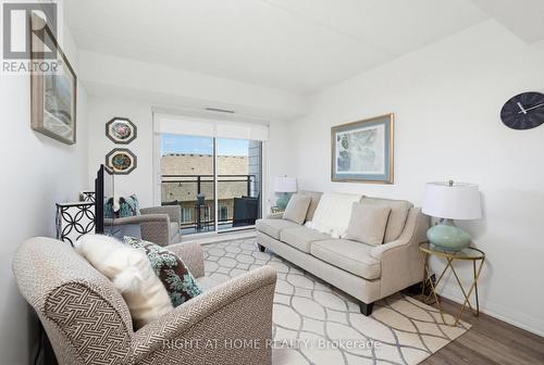 318 - 40 Via Rosedale, Brampton, ON - Indoor Photo Showing Living Room