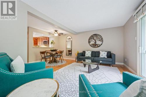 30 - 383 Edinburgh Road S, Guelph (Dovercliffe Park/Old University), ON - Indoor Photo Showing Living Room