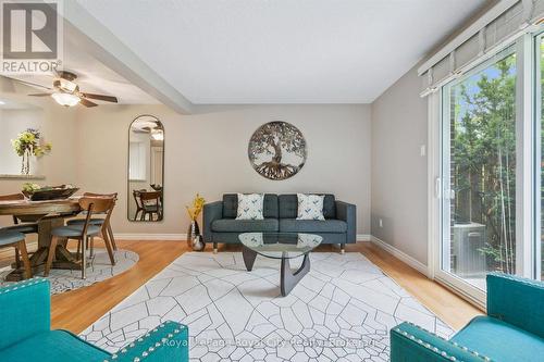 30 - 383 Edinburgh Road S, Guelph (Dovercliffe Park/Old University), ON - Indoor Photo Showing Living Room