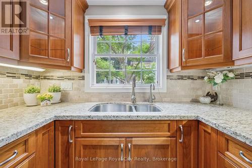 30 - 383 Edinburgh Road S, Guelph (Dovercliffe Park/Old University), ON - Indoor Photo Showing Kitchen With Double Sink