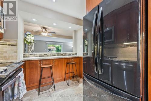 30 - 383 Edinburgh Road S, Guelph (Dovercliffe Park/Old University), ON - Indoor Photo Showing Kitchen With Stainless Steel Kitchen With Double Sink