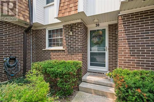 30 - 383 Edinburgh Road S, Guelph (Dovercliffe Park/Old University), ON - Outdoor