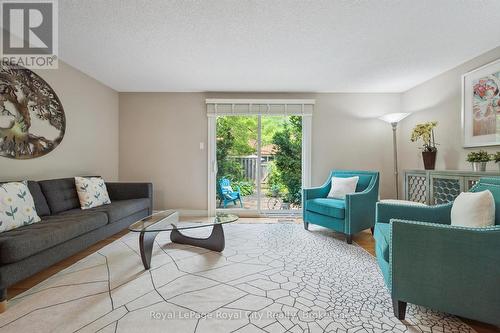 30 - 383 Edinburgh Road S, Guelph (Dovercliffe Park/Old University), ON - Indoor Photo Showing Living Room
