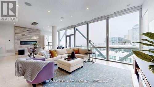 1305 - 39 Queens Quay E, Toronto, ON - Indoor With Fireplace